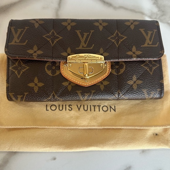 Authentic LOUIS VUITTON Quilted Monogram Etoile w/COA - Picture 4 of 16